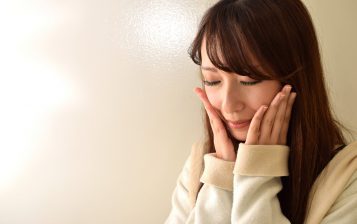顔の痒みは乾燥が原因！？発酵パワーで肌トラブル撃退！